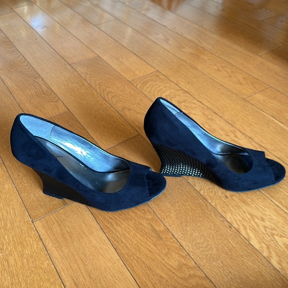 Carlos by Carlos Santana wedges. - Picture 2 of 6